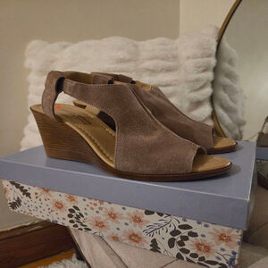 Women's Sophia Milano Taupe Suede Wedge Sandals Size 9.5